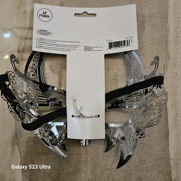 NWT Silver Rhinestone Metal Fashion Mask - Picture 5 of 6